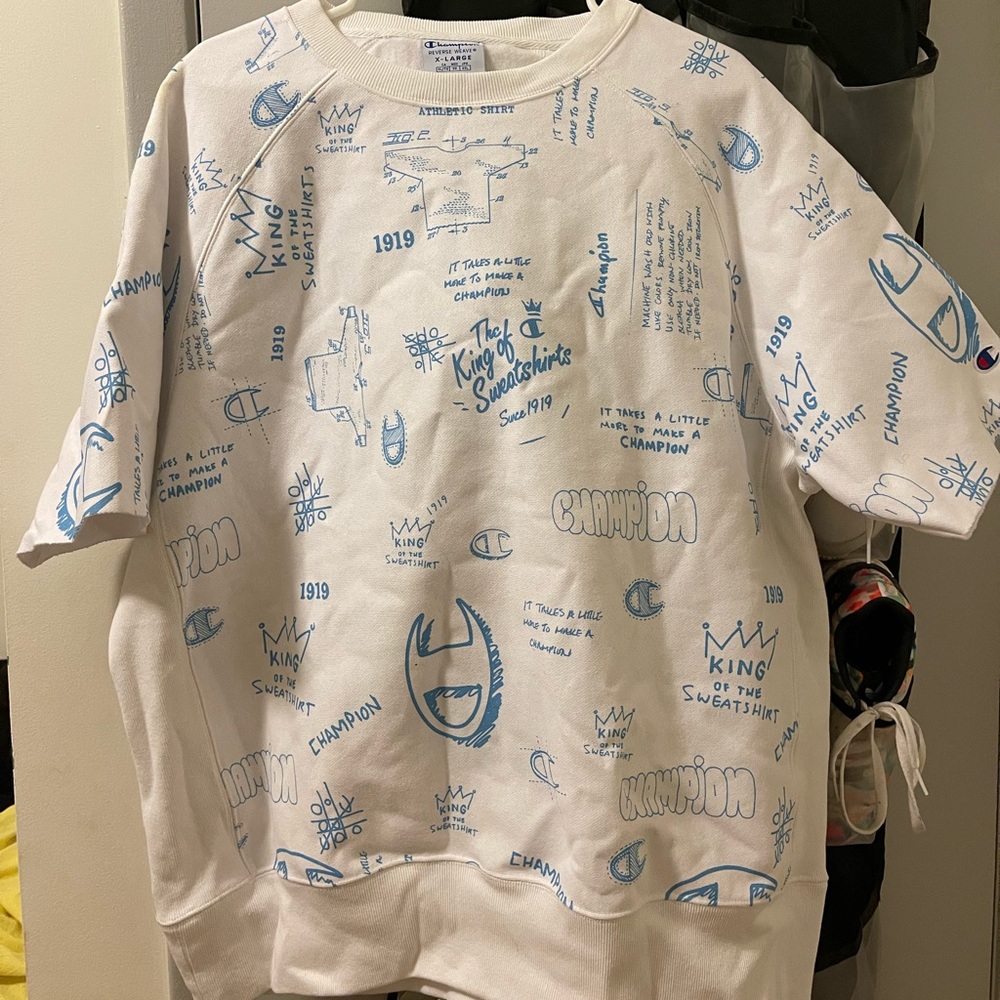 GRAPHIC CHAMPION SWEATSHIRT T-SHIRT